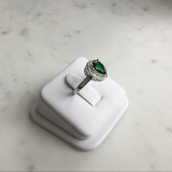 Sale $30! Sterling Pear Shape Halo Emerald Cz Ring. - Picture 5 of 16